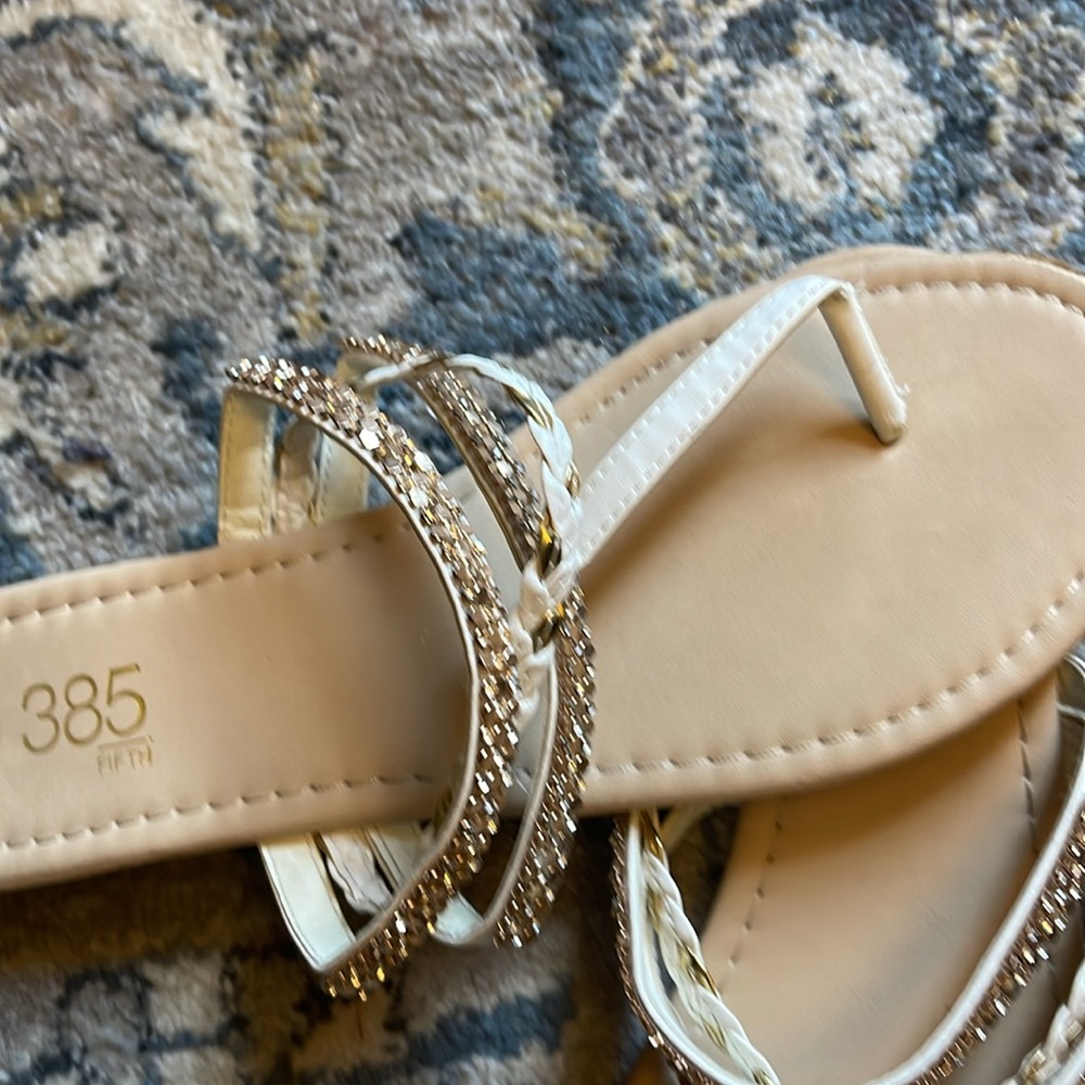 Slippers - Picture 4 of 8